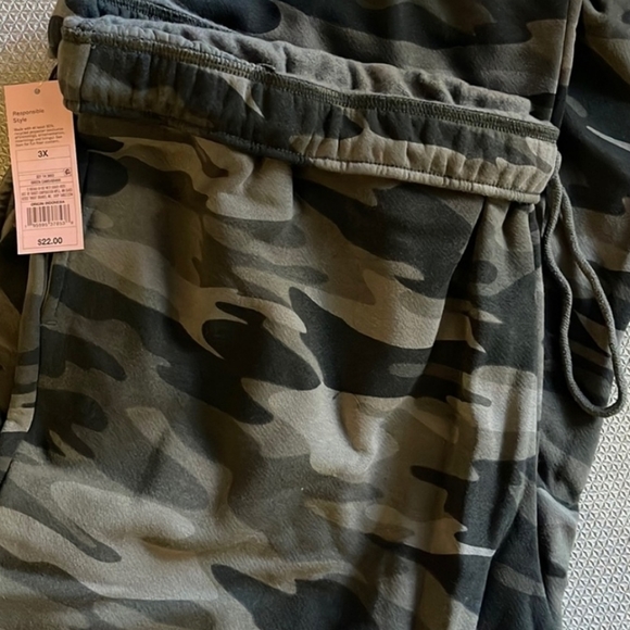 Wild Fable Camo Sweats - Picture 4 of 4
